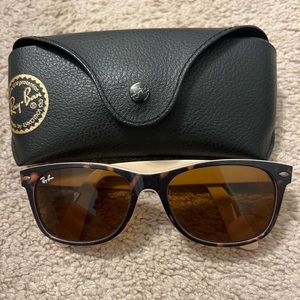 Ray-Ban New Wayfarer RB2132